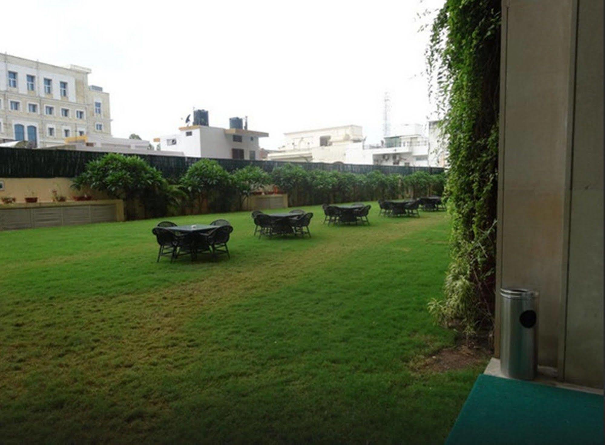 Royal Orchid Central Jaipur, Bani Park Exterior foto